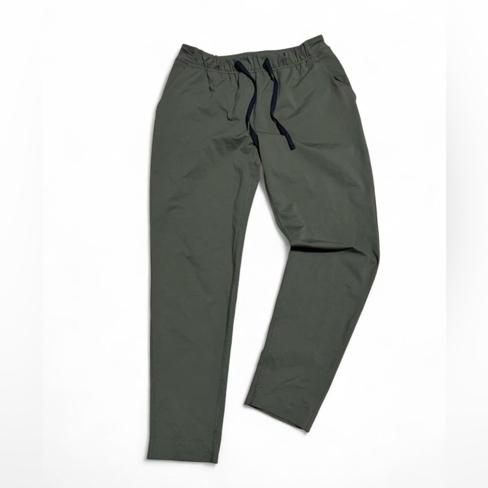 Lululemon green dance studio joggers Size 4 EUC